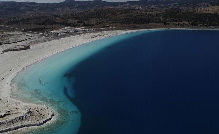 Salda Gölü'ndeki yapılar 'temelsiz' inşa edilecek