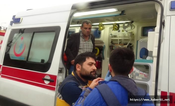 Sancaktepe’de hatlı minibüs ile otomobil kafa kafaya çarpıştı