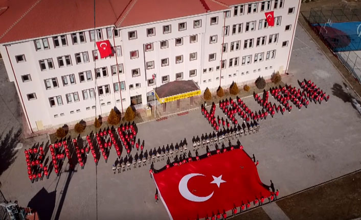 Gümüşhane'de öğrencilerden Mehmetçiğe destek!