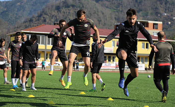 Karadeniz ekibinde başkan futbolcuların maaşları için evini sattı!