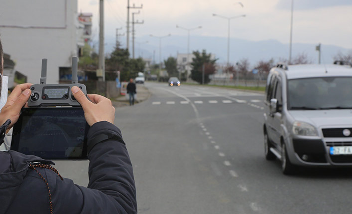 Sokağa çıkma yasağı olan vatandaşlar drone ile denetlendi