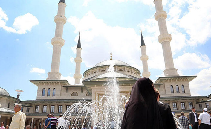 Türkiye'de tek cuma namazı o cami de kılınıyor