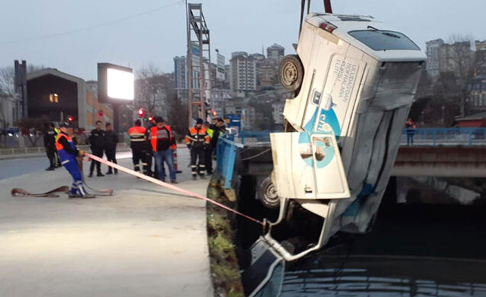 Polisin 'dur' ihtarından kaçan 2 kişi su kanalına uçtu