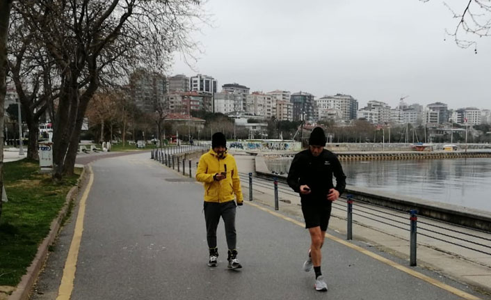 Uyarıları aldırmadılar yine sahile gittiler