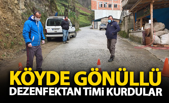 Köylüler gönüllü dezenfektan timi kurdular