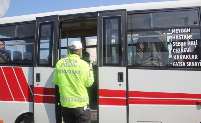 Yoğun yolcu taşıyan sürücü cezadan kurtulamadı