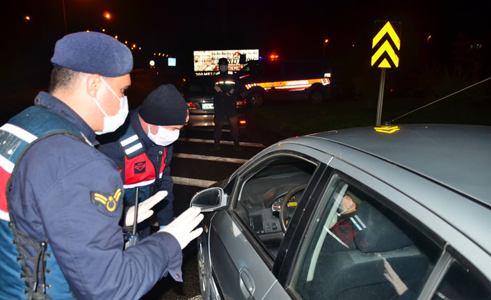 Samsun'da araç giriş çıkışı durduruldu