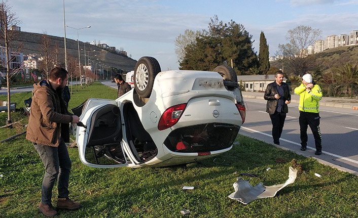 Kaza yapan polis ölümden döndü