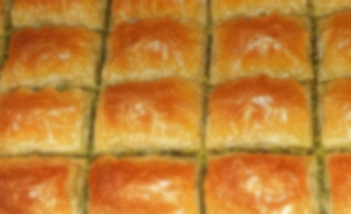 Rize'de bin sağlık çalışanına baklava ikram edildi