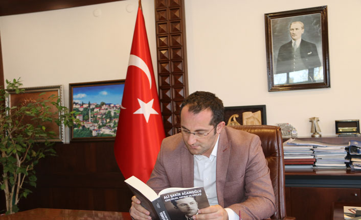 Akçaabat Belediyesi'nin kitap arşivi genişliyor