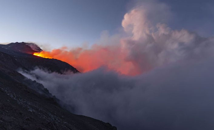 Etna Yanardağı yeniden harekete geçti