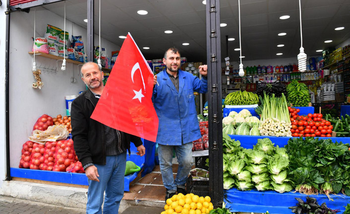 Başkan Genç Ortahisar’ı kırmızı beyaza boyadı