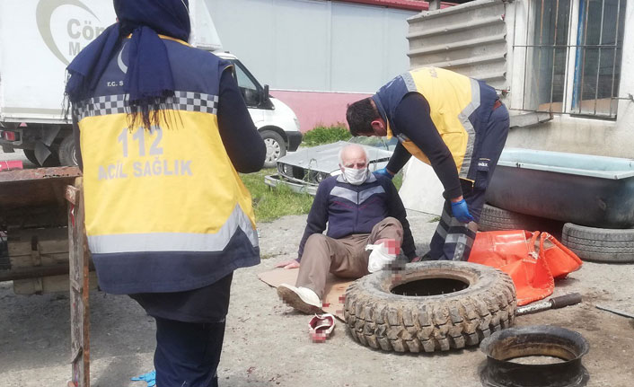 Tamirci, lastik tamir ederken yaralandı