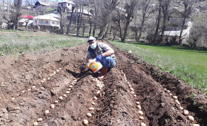 Giresun'da yaşlı kadının yardımına o koştu