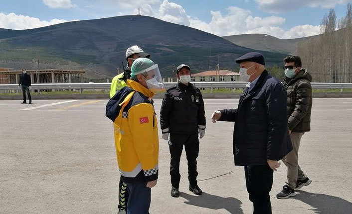 Bayburt'ta şehir giriş çıkışlarına kontrol