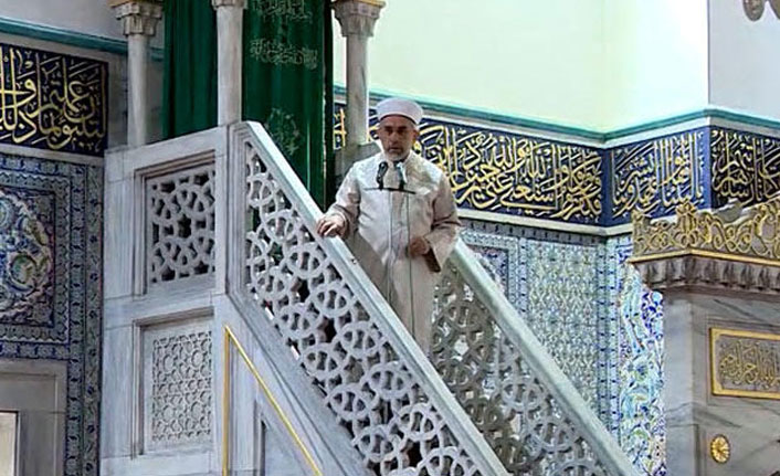 Maltepe Camii'nde cuma namazı kılındı