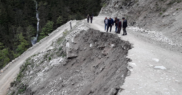 Trabzon'da iki mahalleyi heyelan vurdu