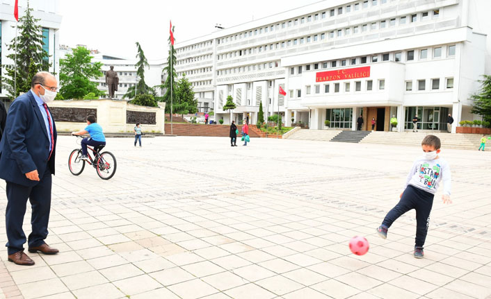 Trabzon’da çocuklar dışarda