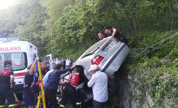 Giresun'da trafik kazası! Kafa kafaya çarpıştılar!