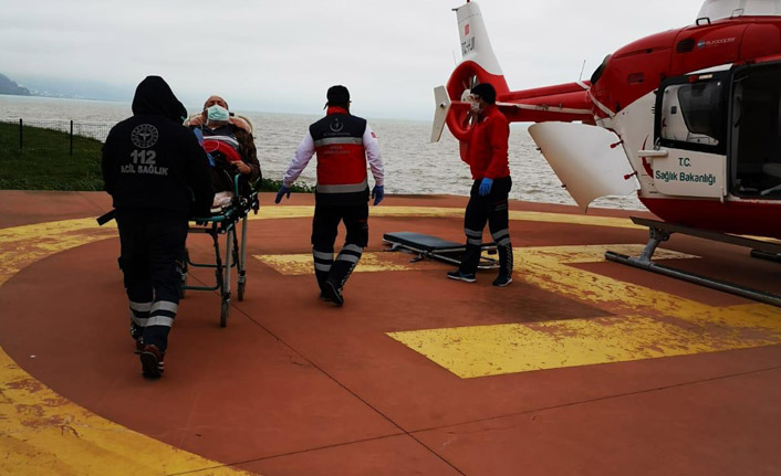 Trabzon’da helikopter ambulans iki hasta için havalandı