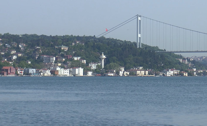 İstanbul Boğazı'nda şaşırtan görüntü