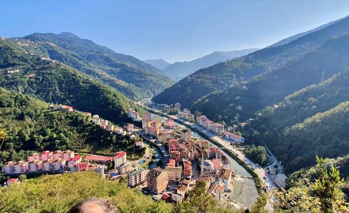 Trabzon’da hayırseverden iki köy halkına büyük yardım