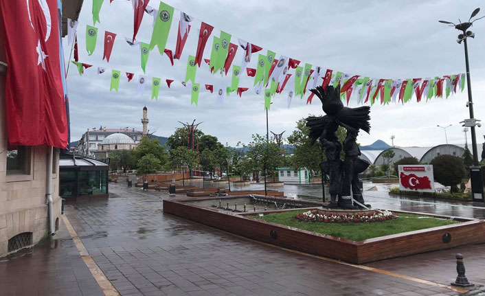 Giresun'da sokaklar boş kaldı