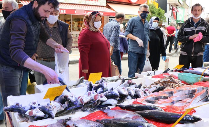 Tezgahlarda benekli somon ve barbun sürprizi