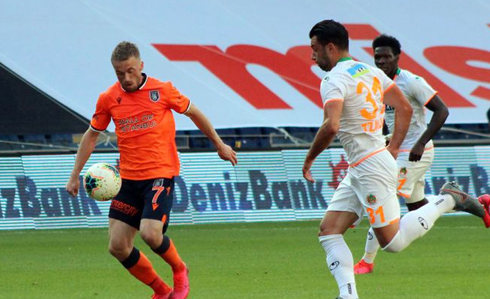 Başakşehir Alanyaspor'u geçti