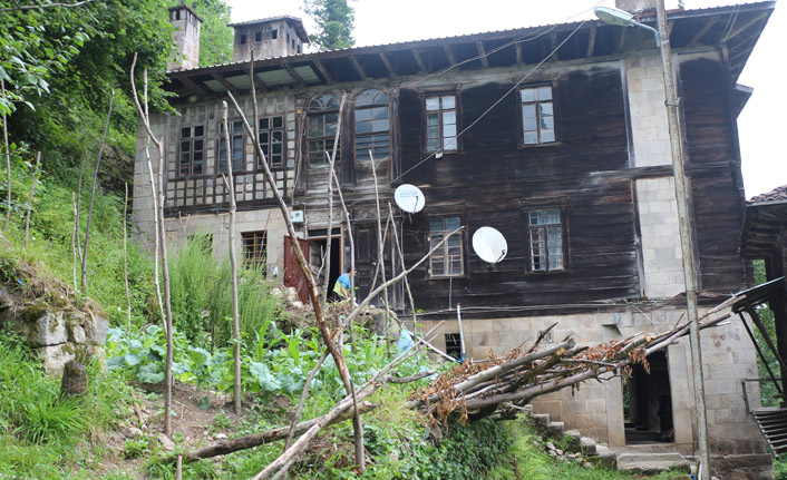 Rize'de, 183 yıllık konak paylaşılamıyor