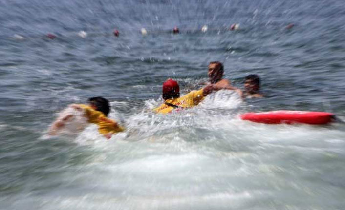 Boğulmak üzere olan çocuk son anda kurtarıldı