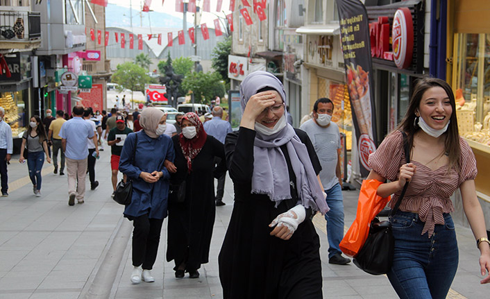 Maske takmayan 10 kişiye 9 bin tl ceza