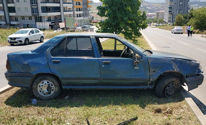  Bakıma götürdüğü araçla kaza yaptı