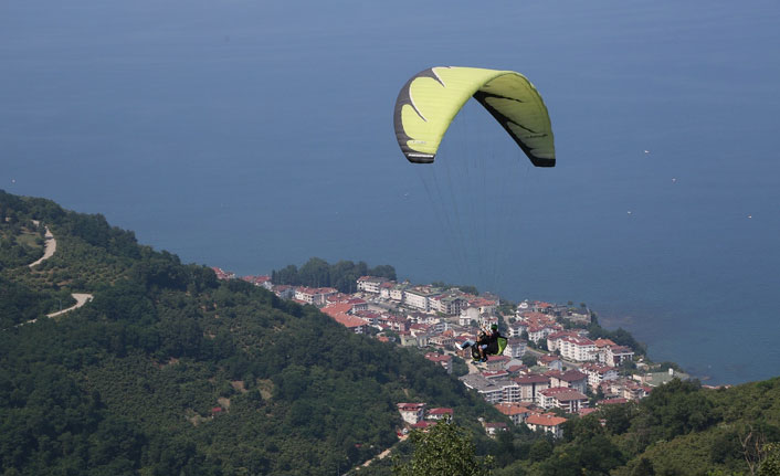 Yamaç paraşütü uçuşları tekrar başladı