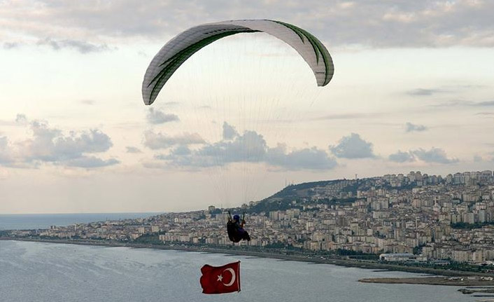 Yamaç Paraşütü şampiyonası Trabzon'da yapılacak