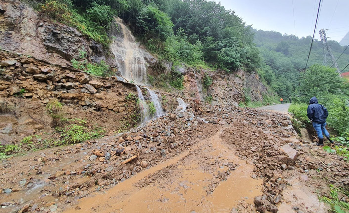 Giresun'u yağmur vurdu! Heyelan...