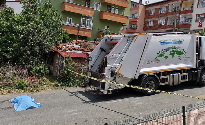 Çöp kamyonunun çarptığı yaşlı kadın, öldü