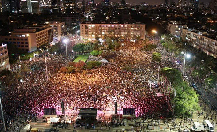 Tel Aviv'de Netanyahu hükümeti karşıtı protesto düzenlendi