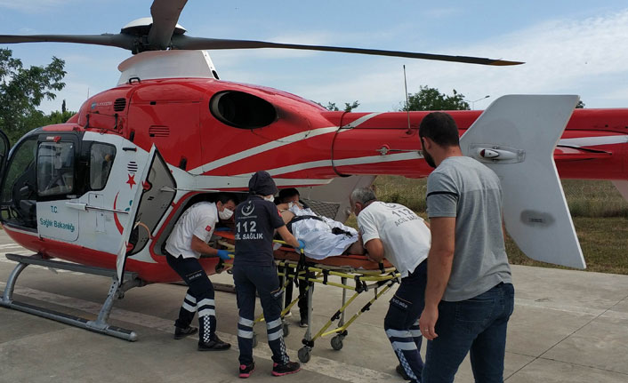 Kazada yaralanan şahıs ambulans helikopterle hastaneye kaldırıldı