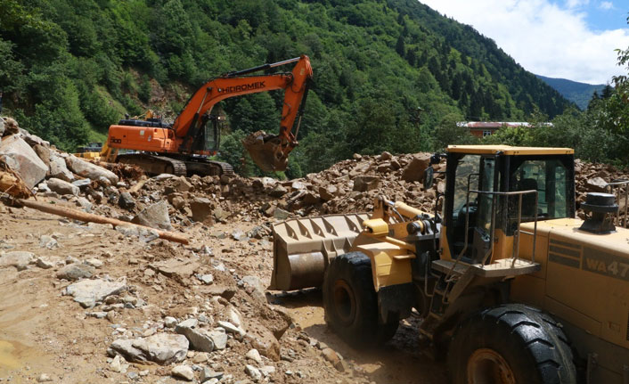 Rize-Erzurum karayolu ulaşıma kapandı