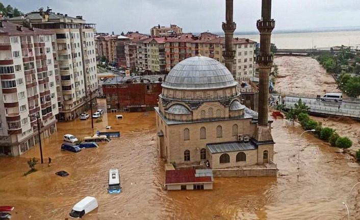 Rize'deki selde 83 kişi kurtarıldı