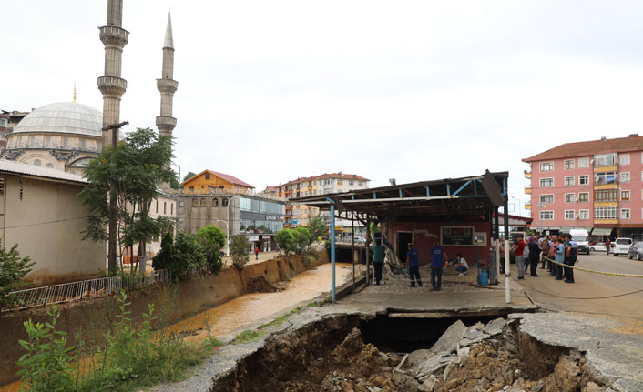 Rize'de hasar tespit ve temizleme çalışmaları devam ediyor