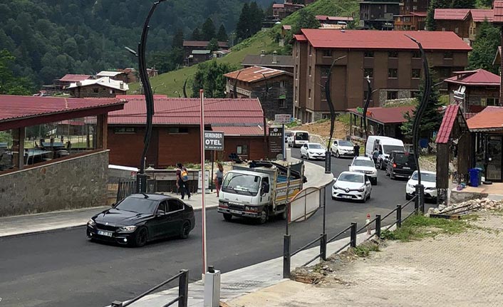 Ayder Yaylası araç trafiğine açıldı