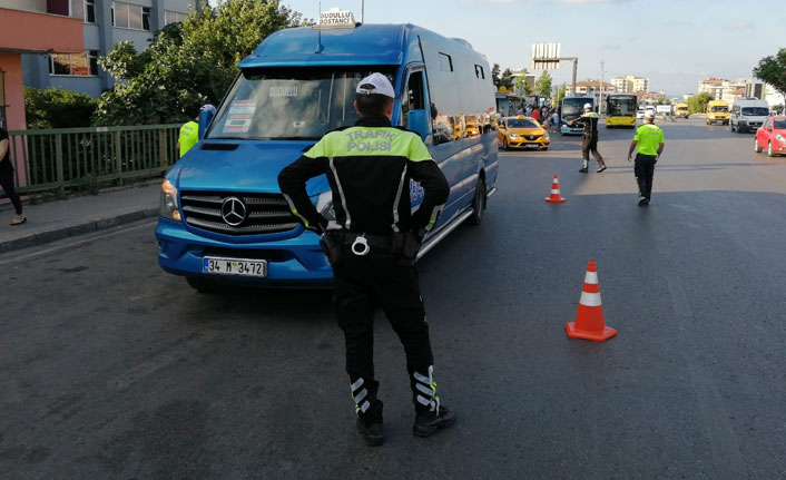 Trafikte toplu ulaşım araçlarında polis denetimi