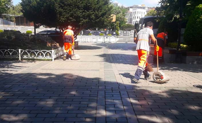 Ayasofya Camii Cuma namazına hazırlanıyor