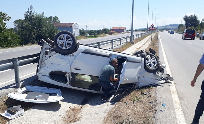 Takla attan otomobilden yara almadan kurtuldu