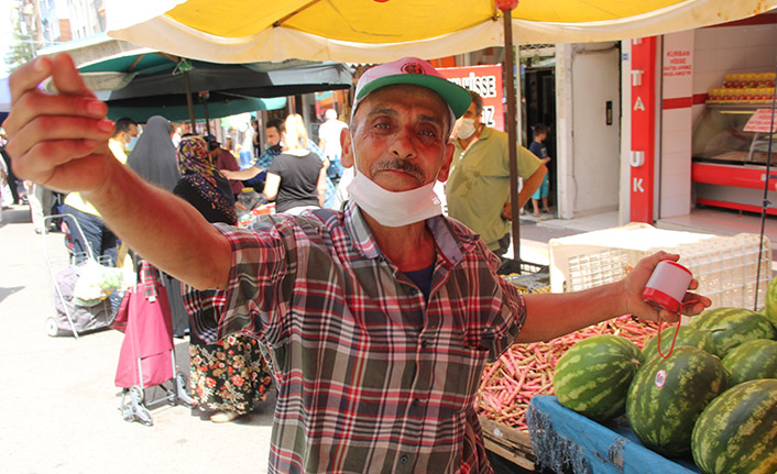 Pazar fiyatlarını görünce göbek attı