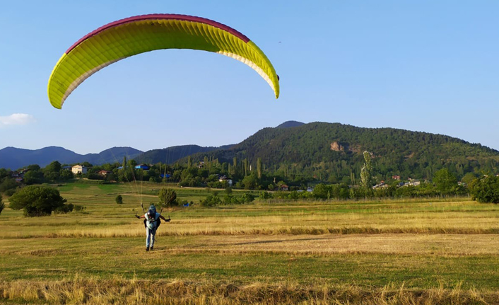 Artvin'de Yamaç Paraşütü rotaları belirleniyor