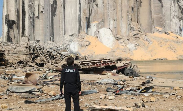 AFAD Beyrut Limanı'nda arama kurtarma çalışmalarına başladı