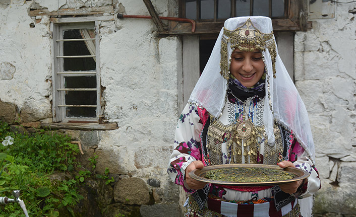 Trabzon'a özgü yemekleri kitapta topladı